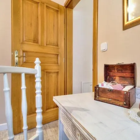 Moira 招待所 Tar-Vabriga