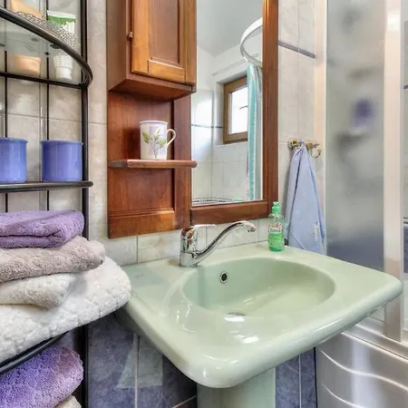 Moira Guest house *