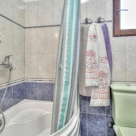 Moira 4* Tar-Vabriga